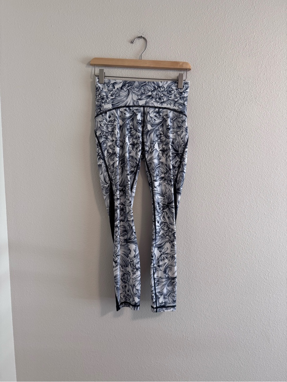Lululemon wunder under hi-rise tight 28”